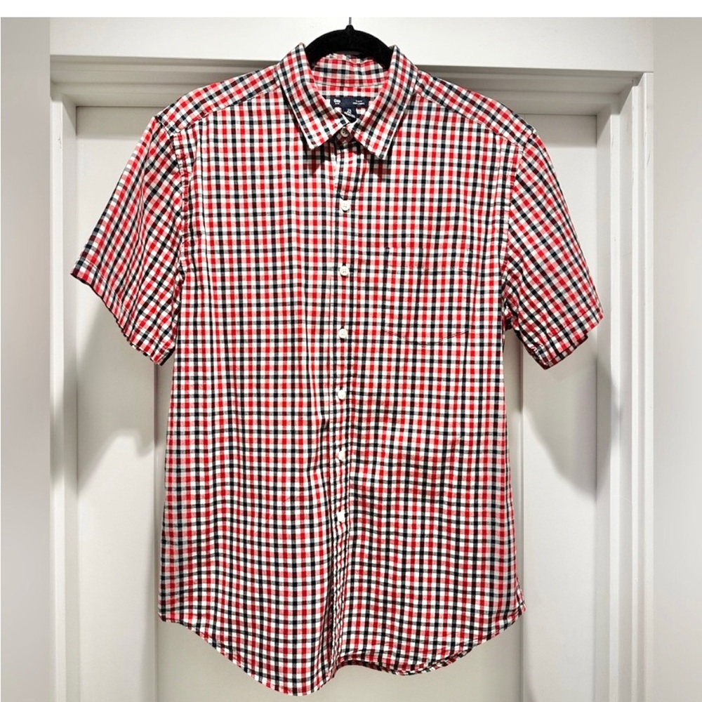 GAP Men's Red and White Plaid Button Down Shirt